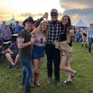 Meet your Posher, Mikayla